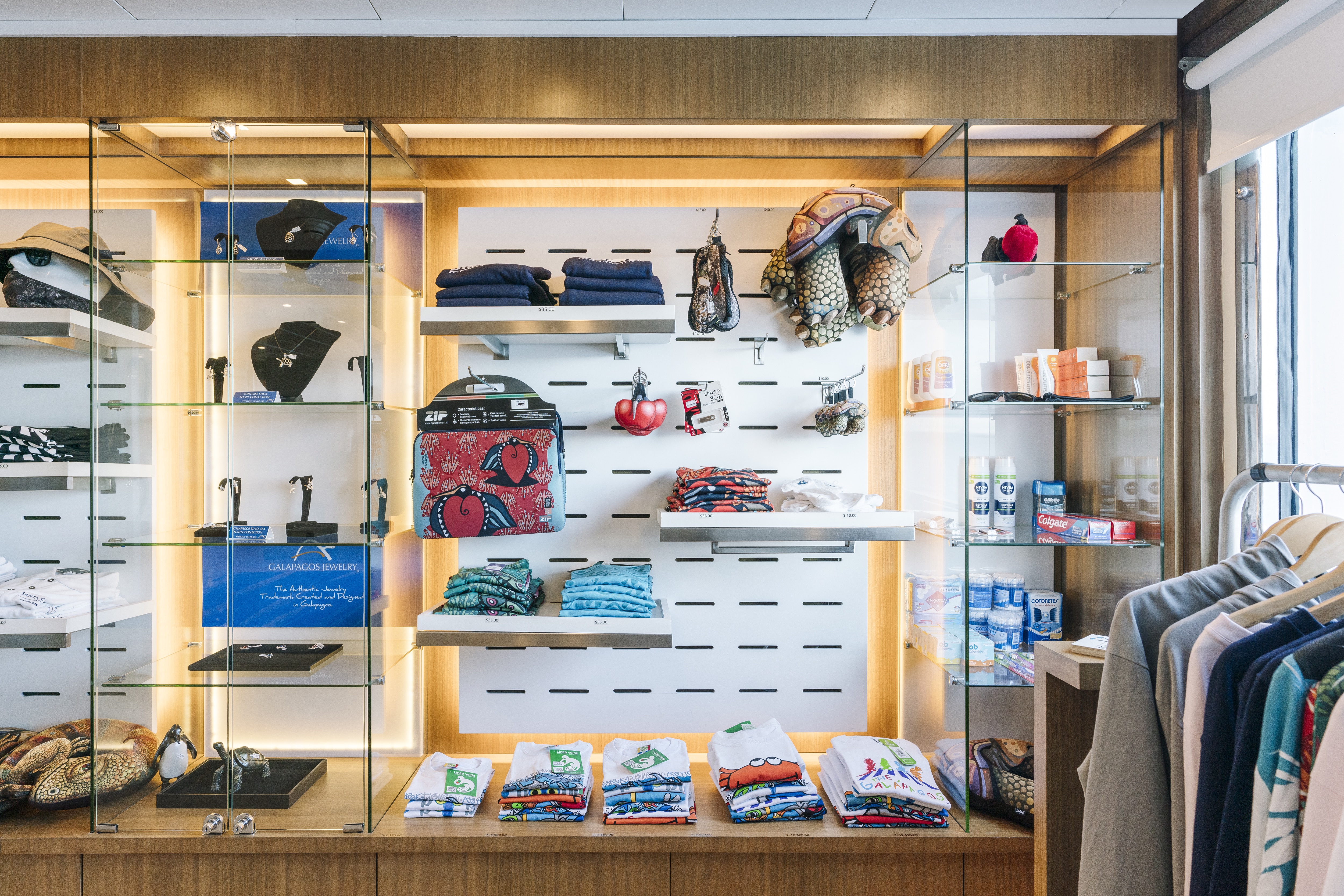 Santa Cruz II - Gift Shop